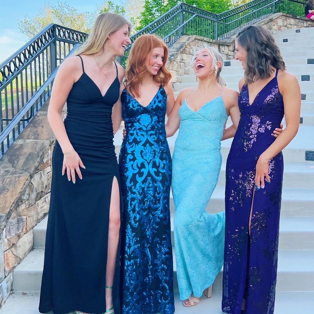 Adorable prom dress!